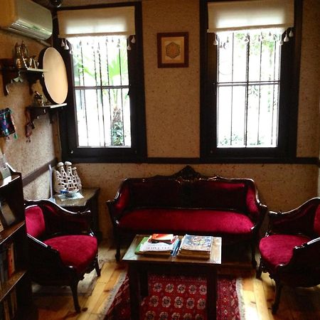 Naz Wooden House Inn Istanbul Exterior photo