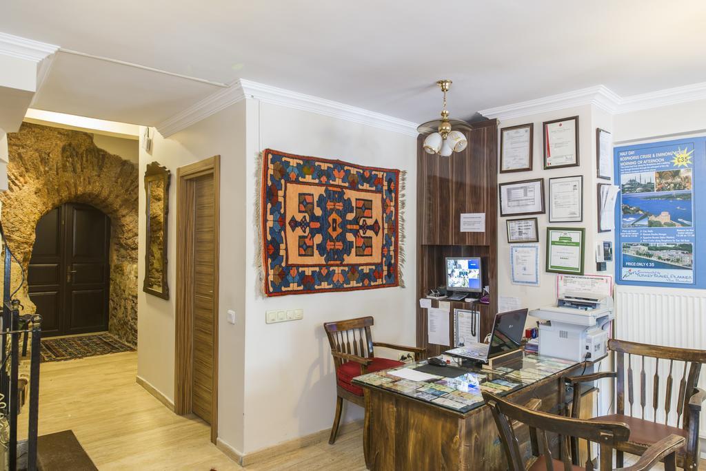 Naz Wooden House Inn Istanbul Exterior photo