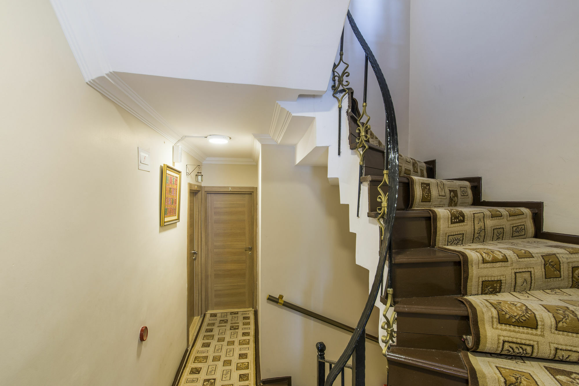 Naz Wooden House Inn Istanbul Exterior photo