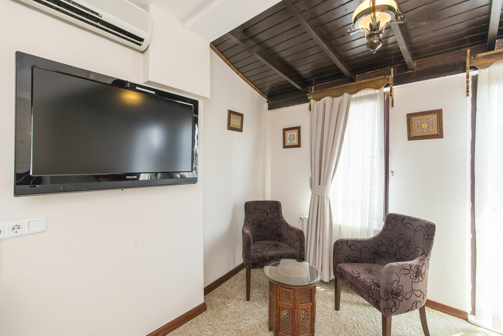 Naz Wooden House Inn Istanbul Exterior photo